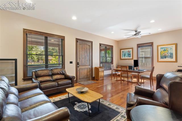 611 E Willamette Avenue