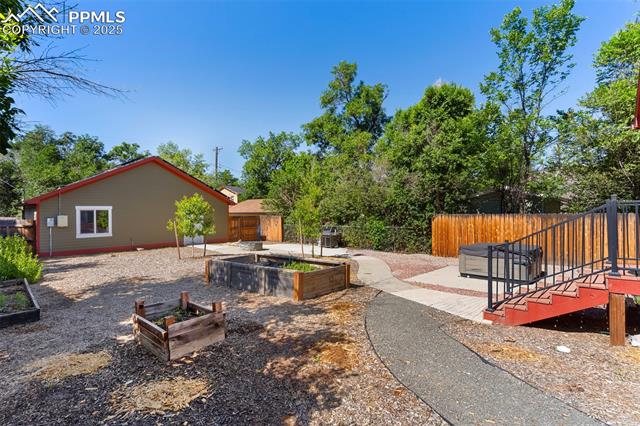 611 E Willamette Avenue