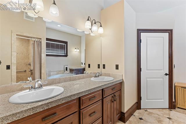 611 E Willamette Avenue