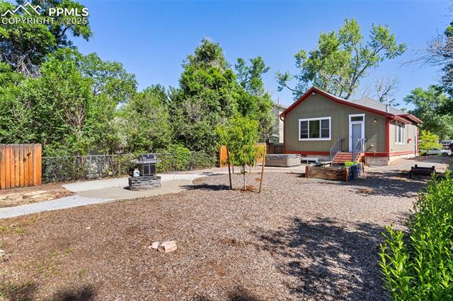 611 E Willamette Avenue