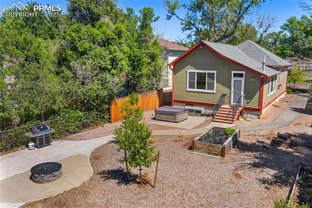611 E Willamette Avenue