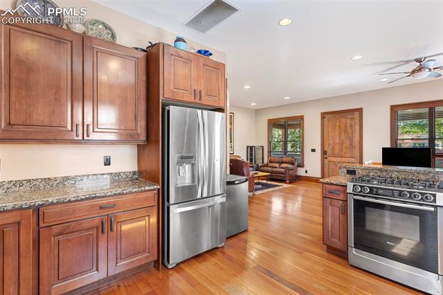 611 E Willamette Avenue