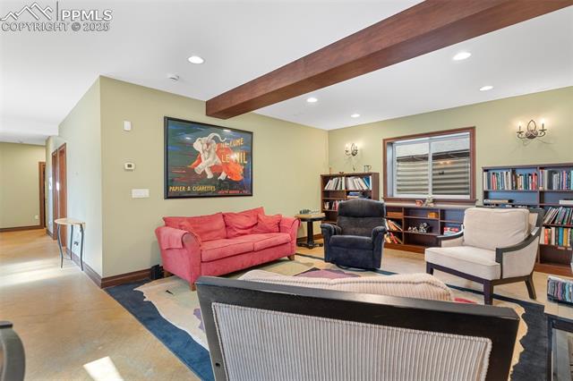 611 E Willamette Avenue