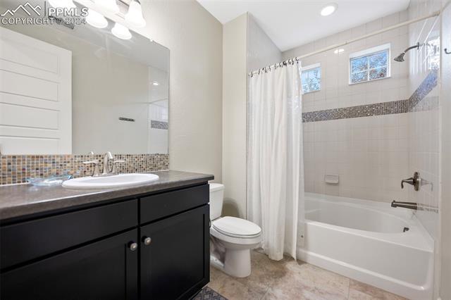 6488 Forest Thorn Court