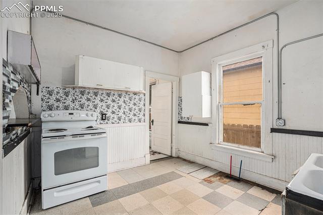 121 W Fountain Boulevard