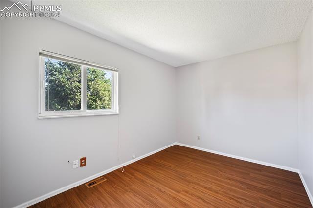 6880 Parkridge Court