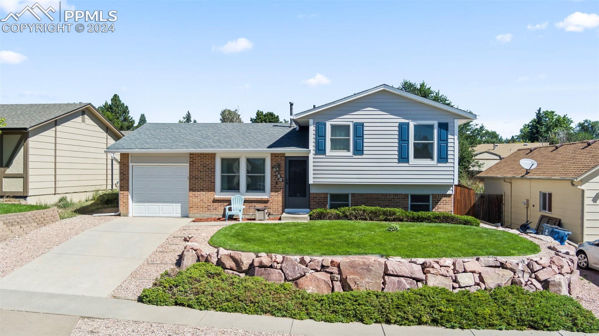 6880 Parkridge Court