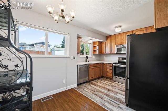 6880 Parkridge Court