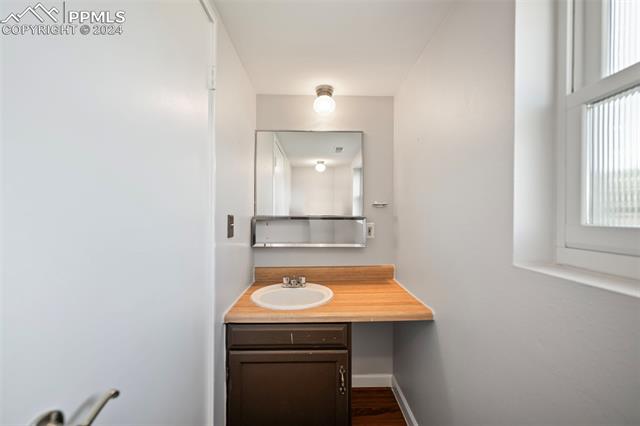 6880 Parkridge Court