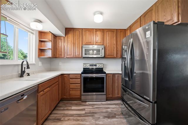 6880 Parkridge Court