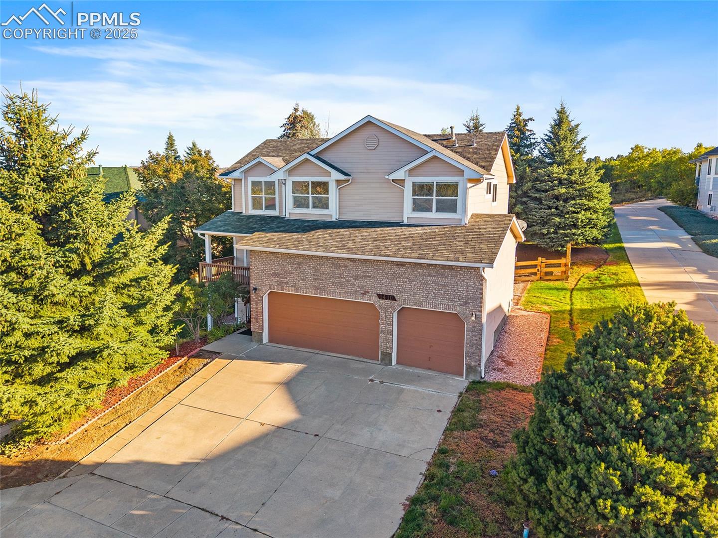 1410 Almagre Peak Drive