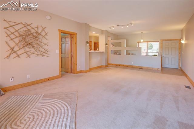2606 Thrush Grove