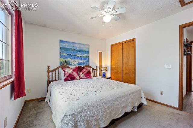 3887 Point Of The Rocks Drive