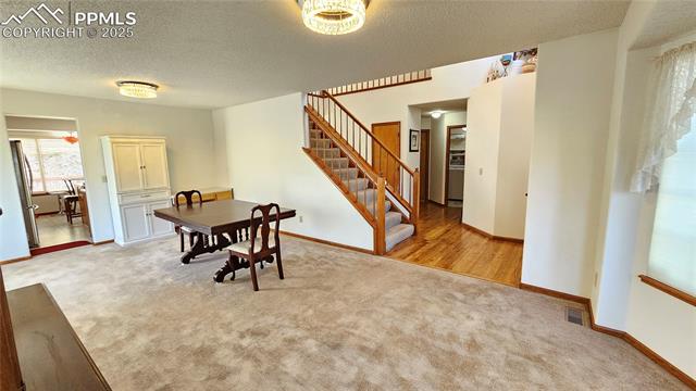 3887 Point Of The Rocks Drive