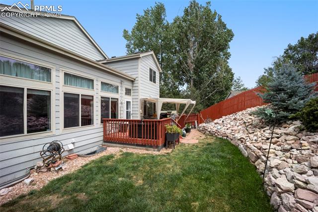 3887 Point Of The Rocks Drive