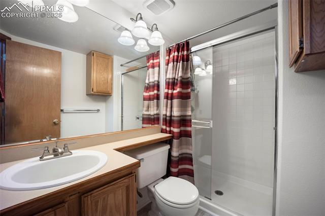 3887 Point Of The Rocks Drive