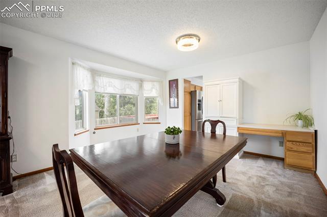 3887 Point Of The Rocks Drive