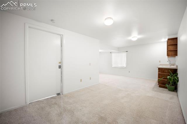 3887 Point Of The Rocks Drive