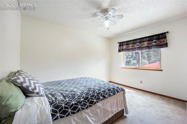 3887 Point Of The Rocks Drive