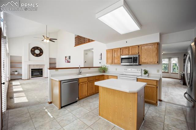 3887 Point Of The Rocks Drive