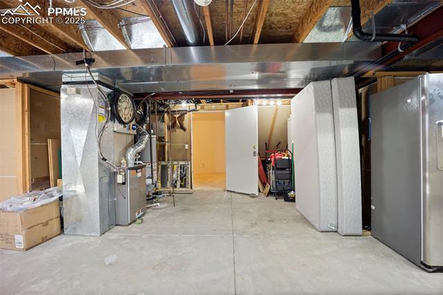 3887 Point Of The Rocks Drive