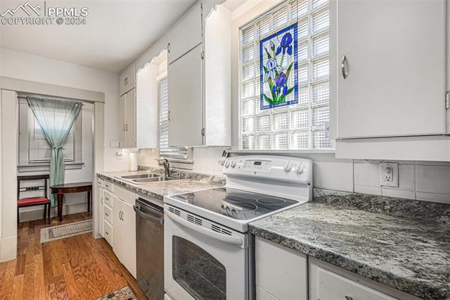 924 W Cucharras Street