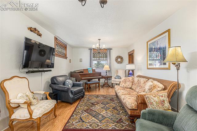 924 W Cucharras Street