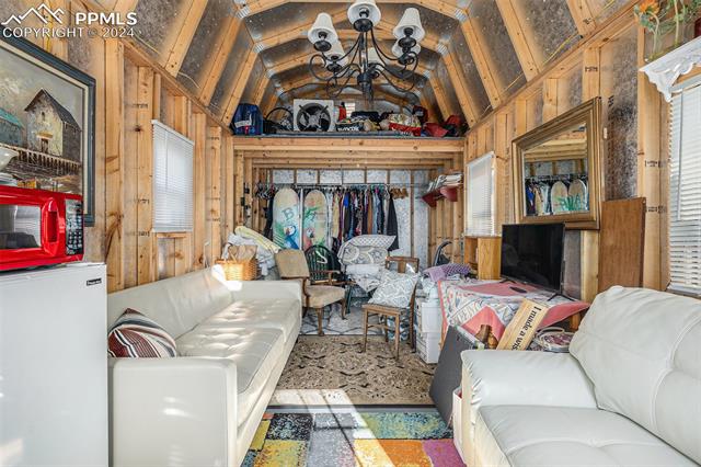 924 W Cucharras Street