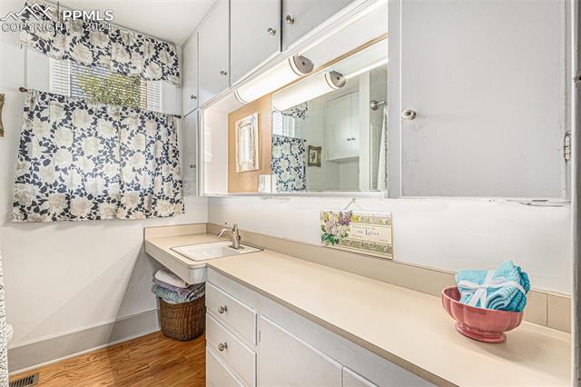 924 W Cucharras Street