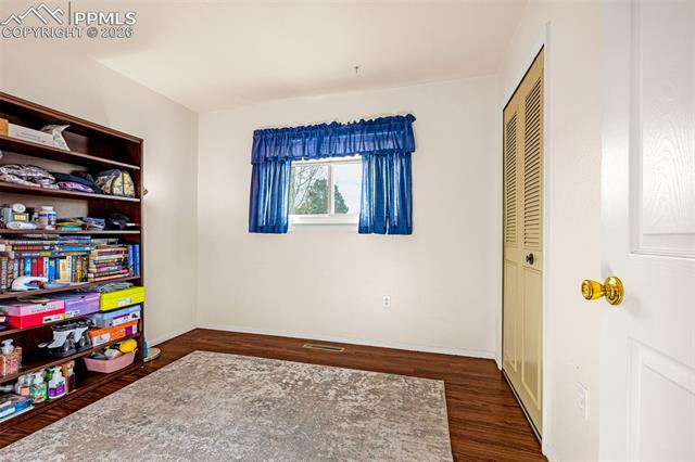 5450 Flintridge Drive