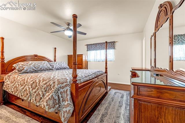 5450 Flintridge Drive