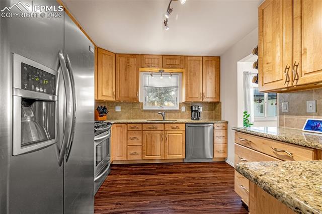 5450 Flintridge Drive