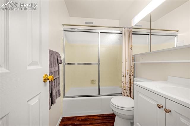 5450 Flintridge Drive