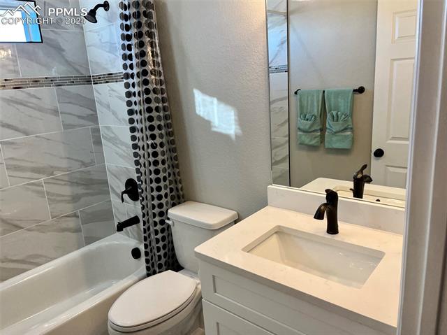 1187 N Knotty Pine Lane