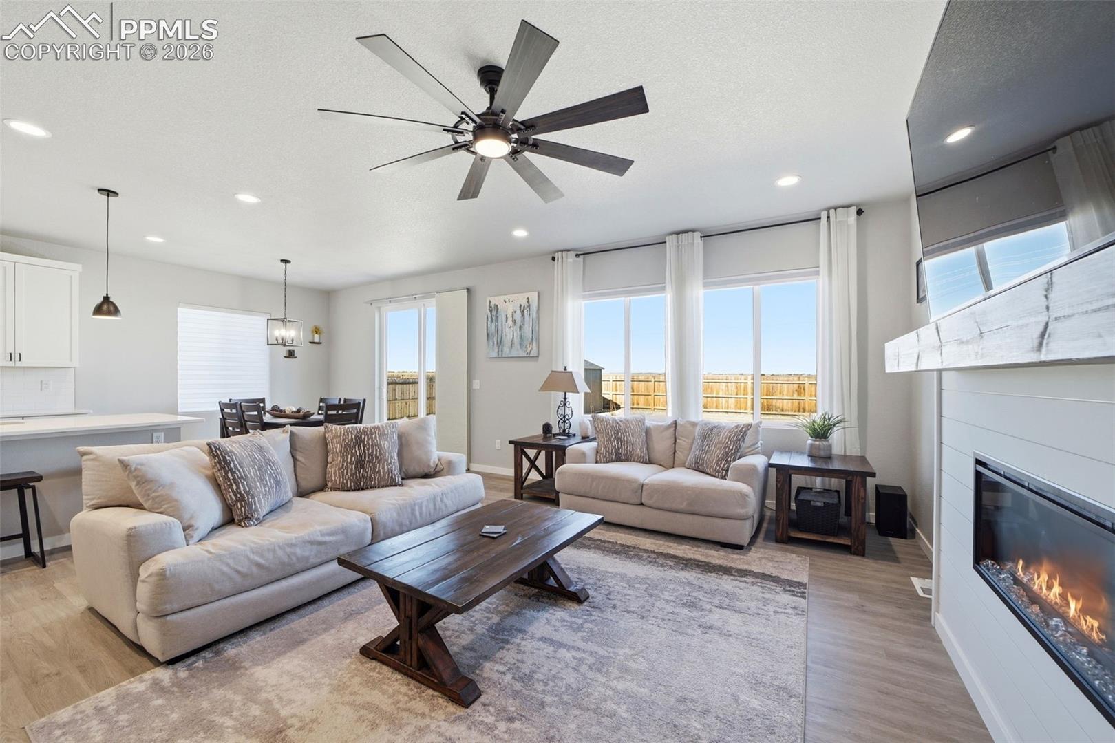 22180 Cattlemen Run
