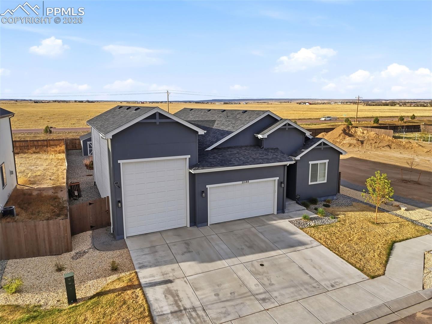22180 Cattlemen Run