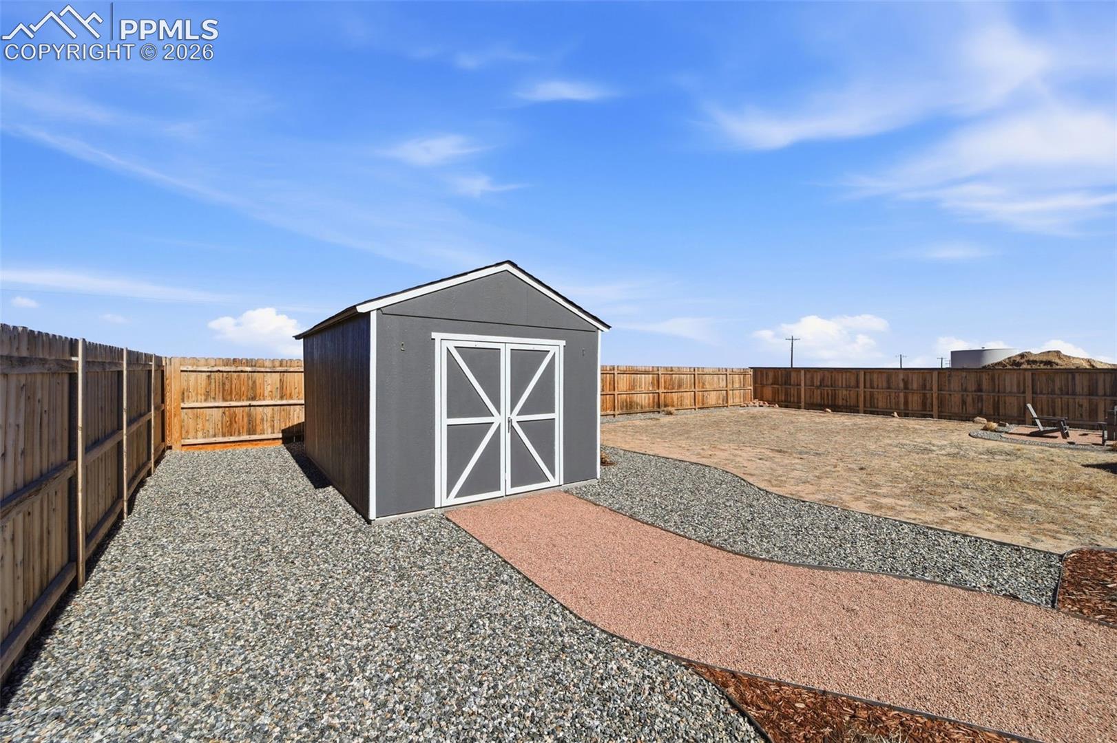 22180 Cattlemen Run