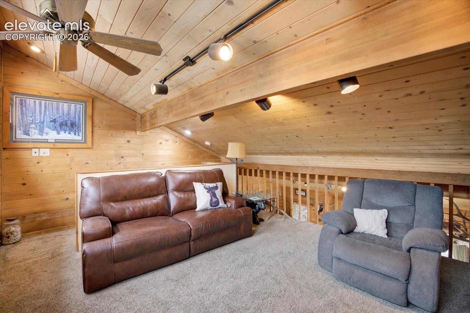 715 W Bison Creek Trail