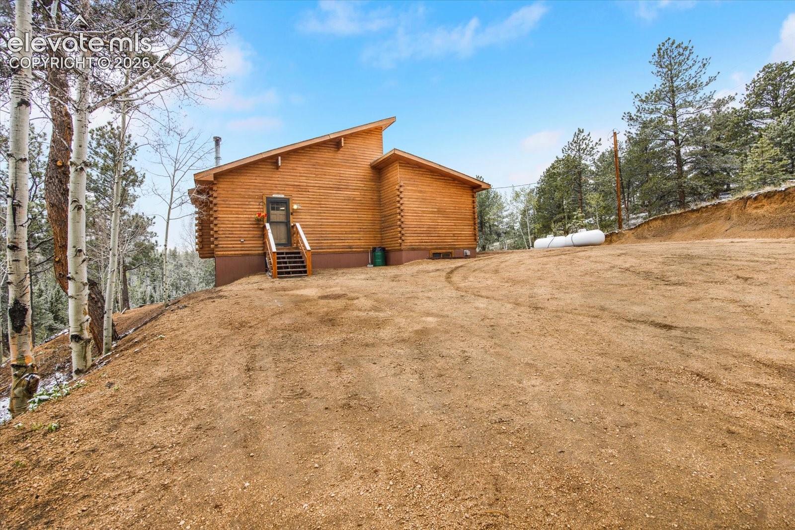715 W Bison Creek Trail
