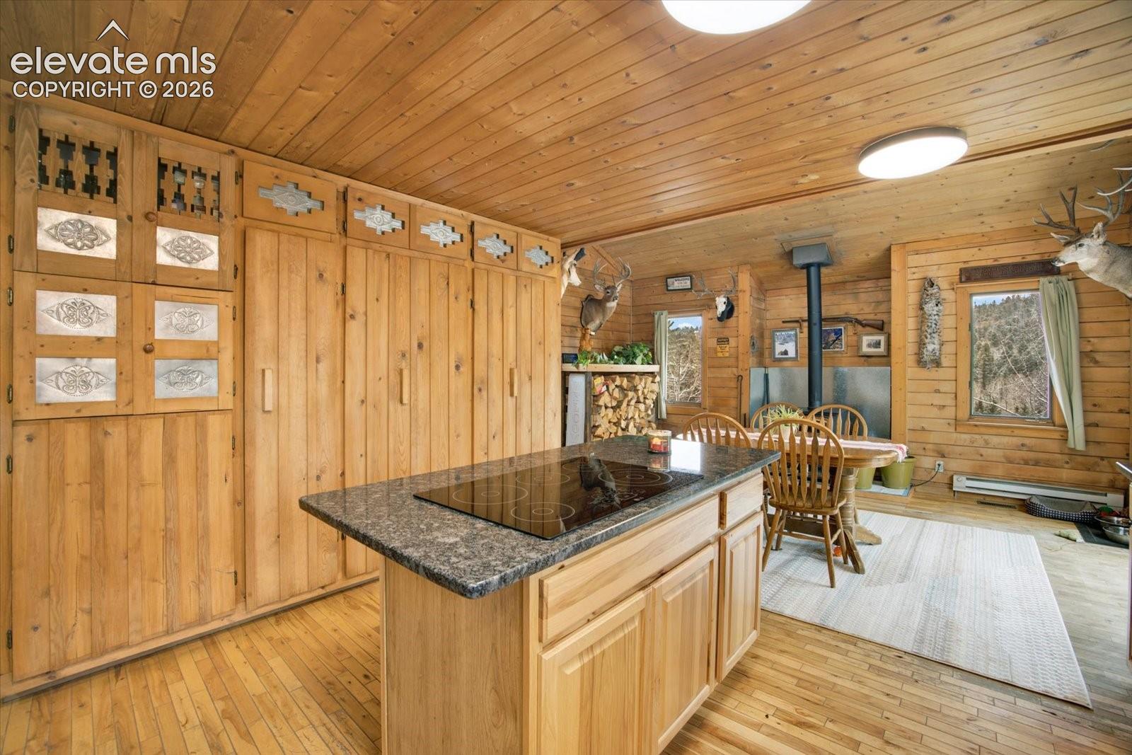715 W Bison Creek Trail