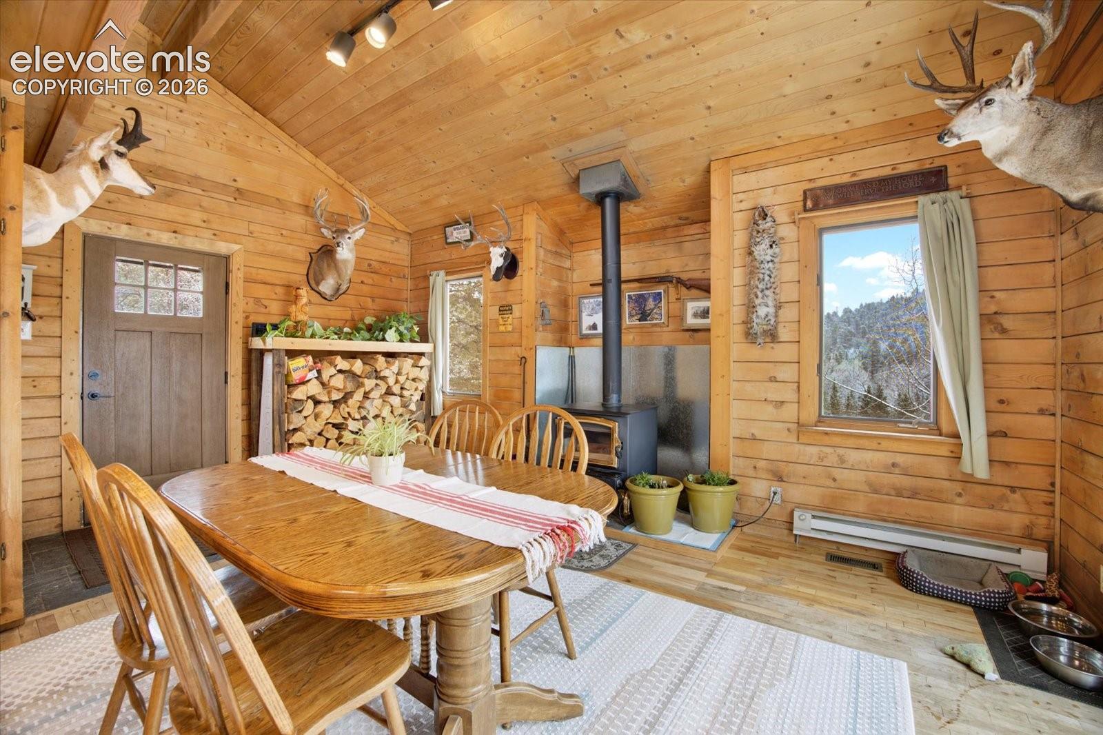 715 W Bison Creek Trail
