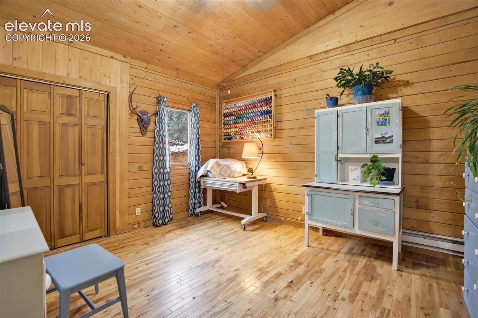 715 W Bison Creek Trail