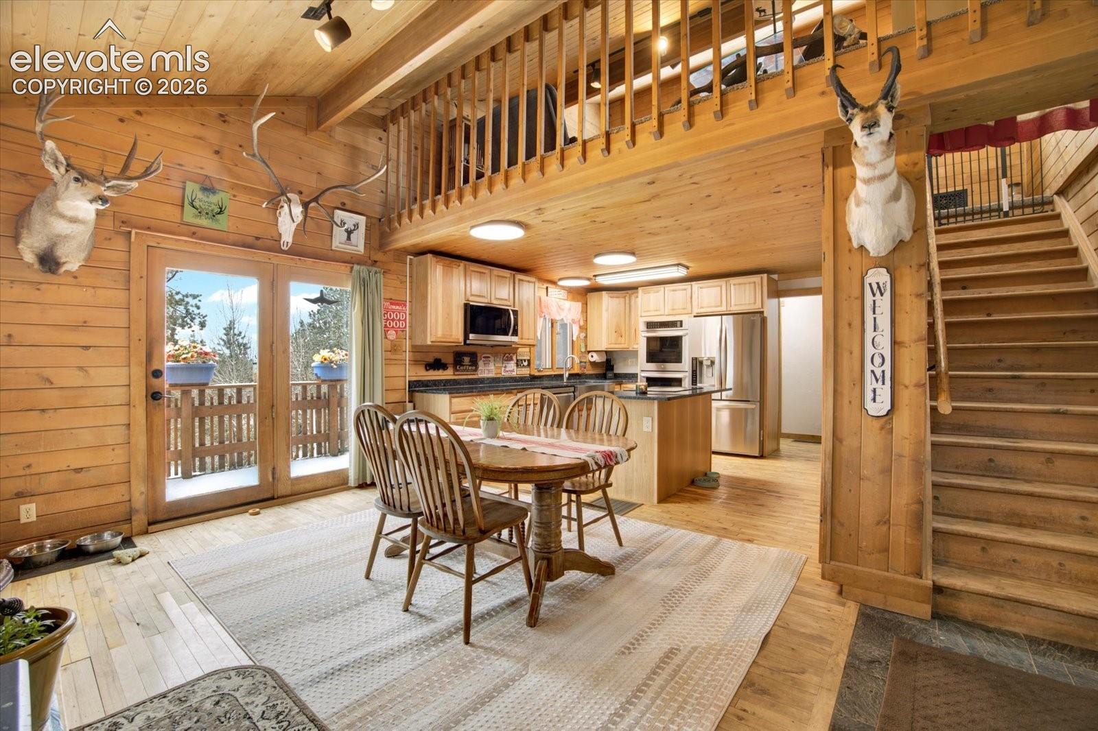 715 W Bison Creek Trail