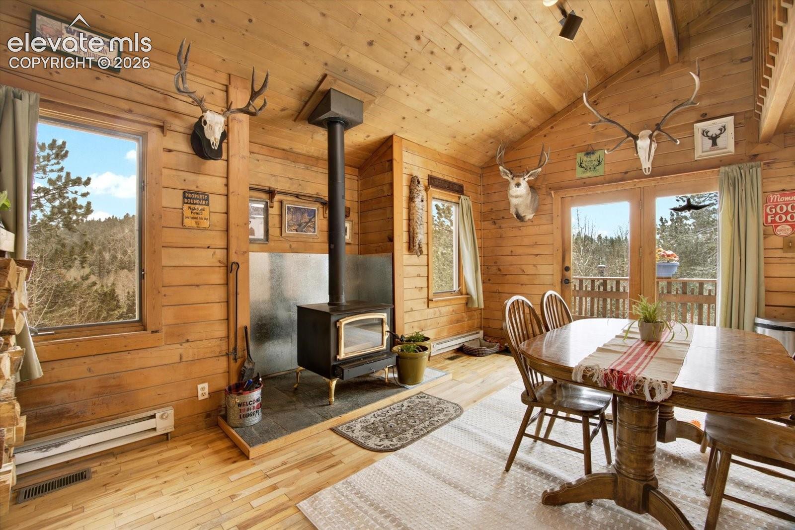 715 W Bison Creek Trail