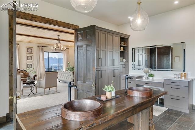 14040 Shadow Pines Road