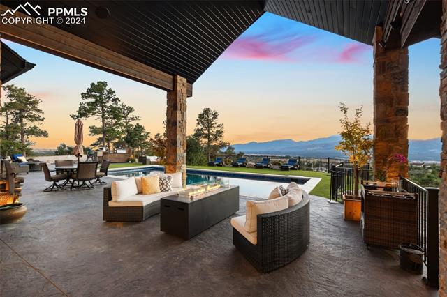 14040 Shadow Pines Road