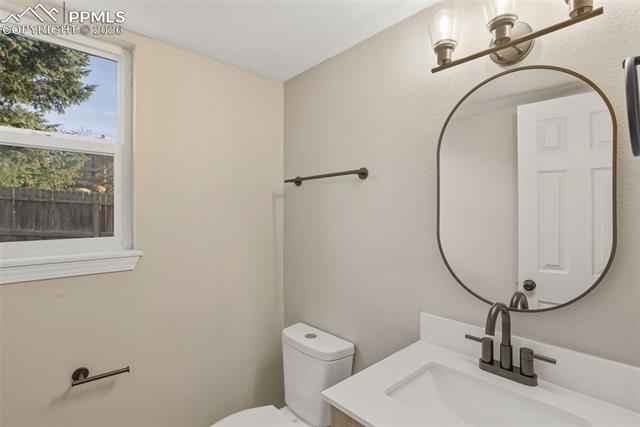 8735 CHAPEL SQUARE Court