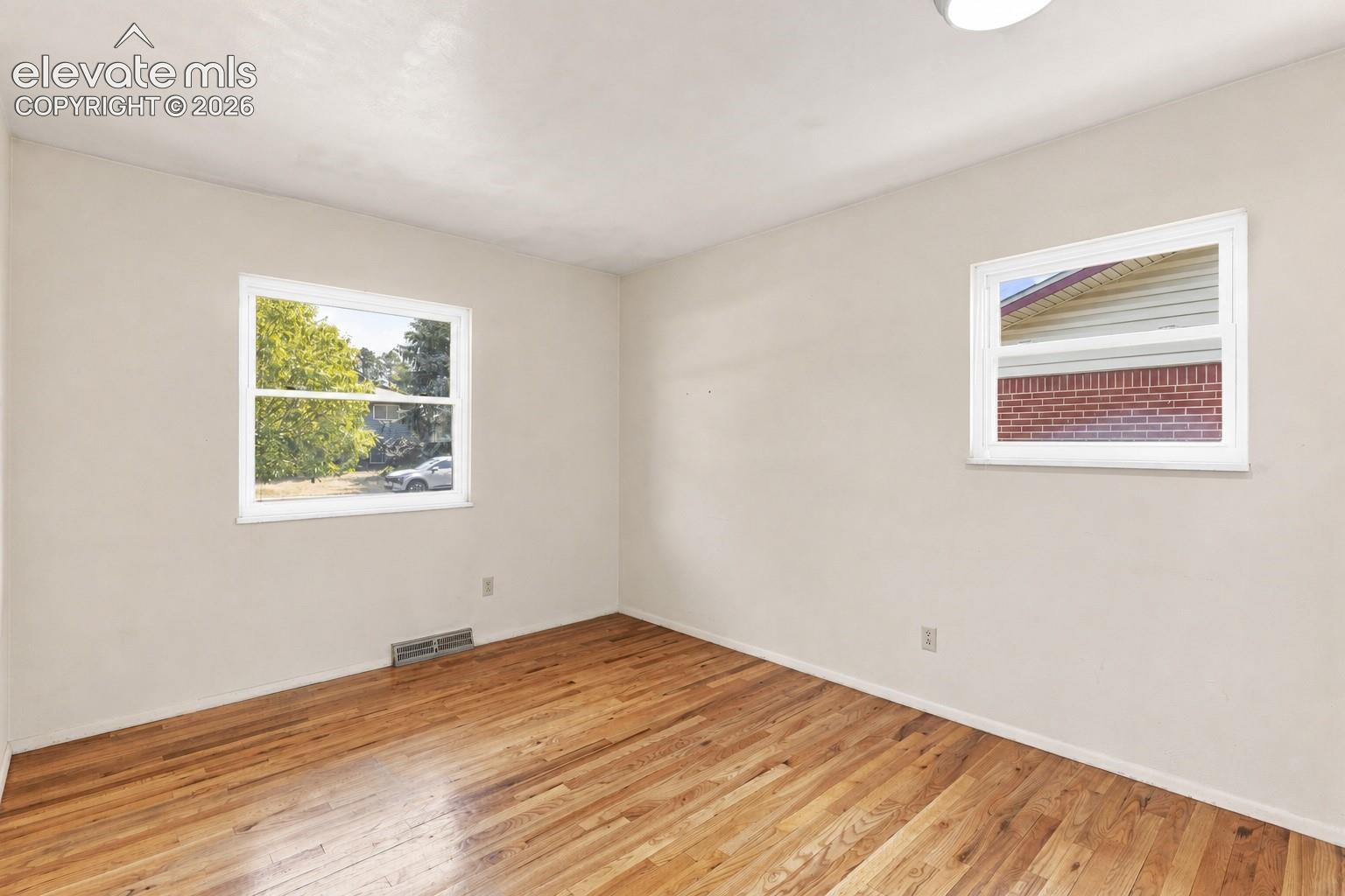 2210 W Greenwich Circle