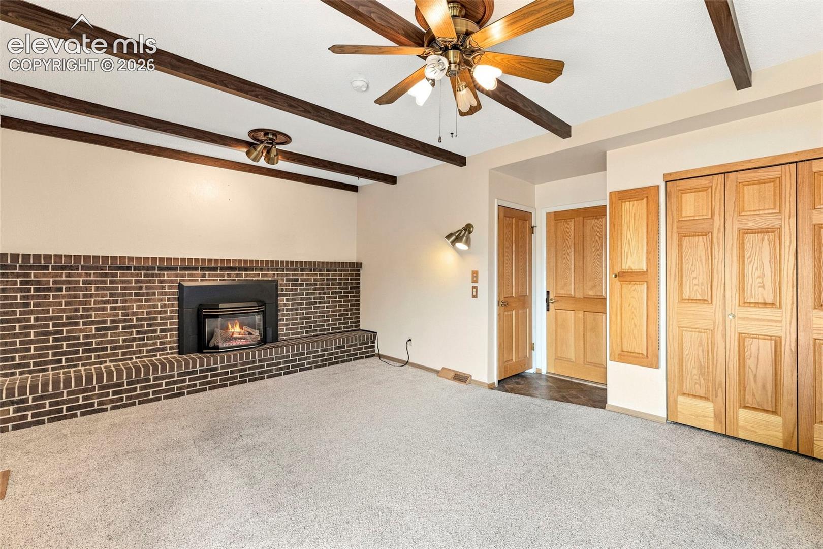2210 W Greenwich Circle