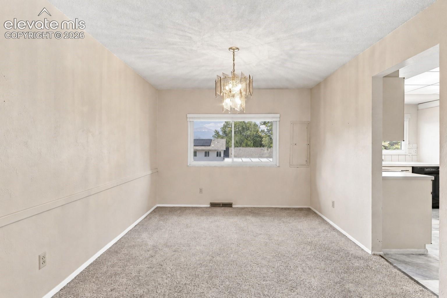 2210 W Greenwich Circle